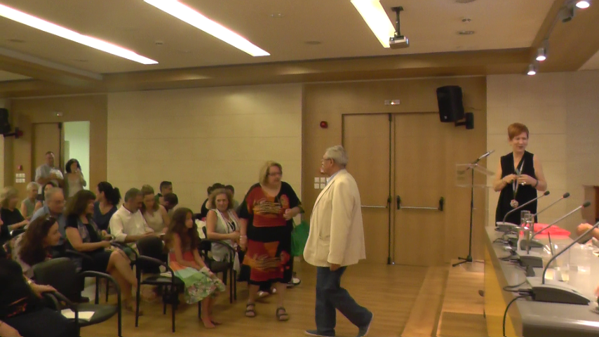 “ΕΚΤΟΣ ΕΔΡΑΣ” Νουάρ Μυθιστόρημα του Ανδρέα Αντωνιάδη