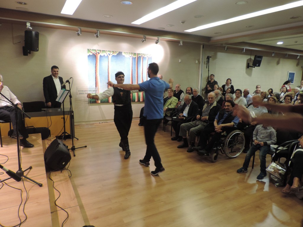 Της Κύπρου η παράδοση στον τόπο τζιαι στα ξένα