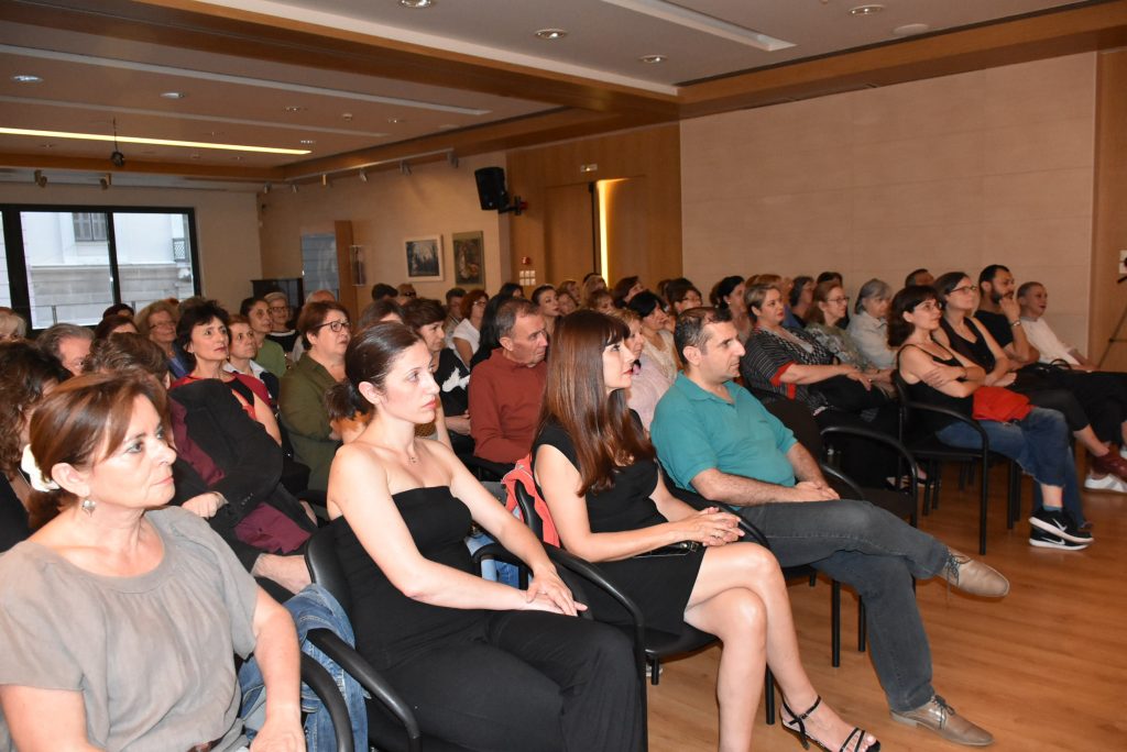 Το Σταυροδρόμι του Πάθους/Pasiones Cruzadas Αργεντινή-Κύπρος-Ελλάδα