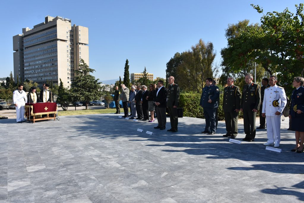 Επιμνημόσυνες δεήσεις και καταθέσεις στεφάνων