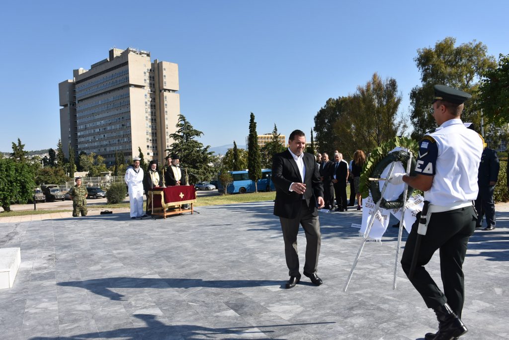 Επιμνημόσυνες δεήσεις και καταθέσεις στεφάνων