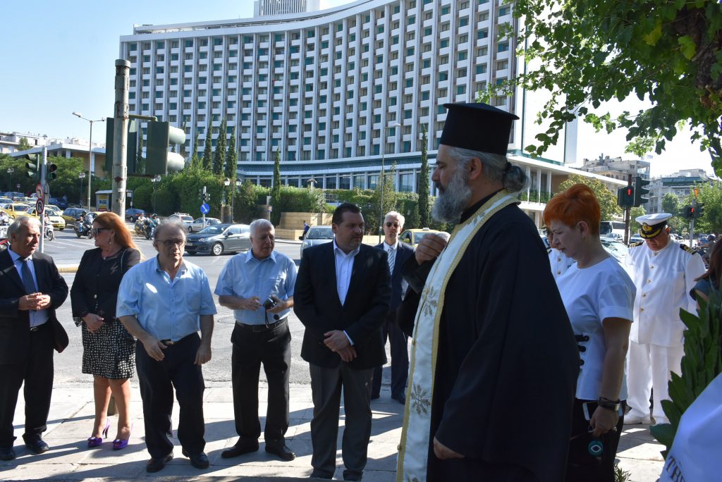 Επιμνημόσυνες δεήσεις και καταθέσεις στεφάνων