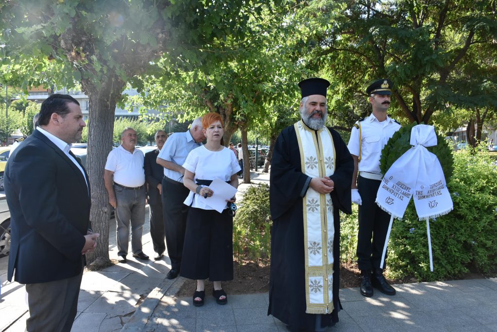 Επιμνημόσυνες δεήσεις και καταθέσεις στεφάνων