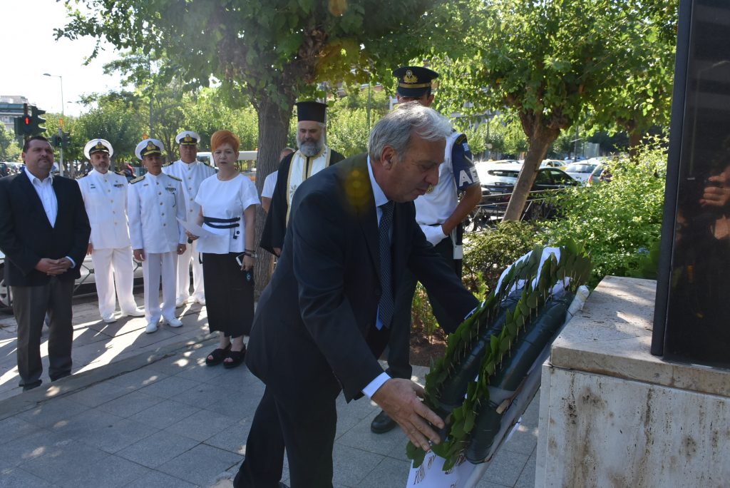 Επιμνημόσυνες δεήσεις και καταθέσεις στεφάνων