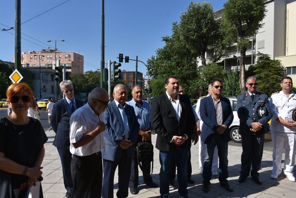 Επιμνημόσυνες δεήσεις και καταθέσεις στεφάνων