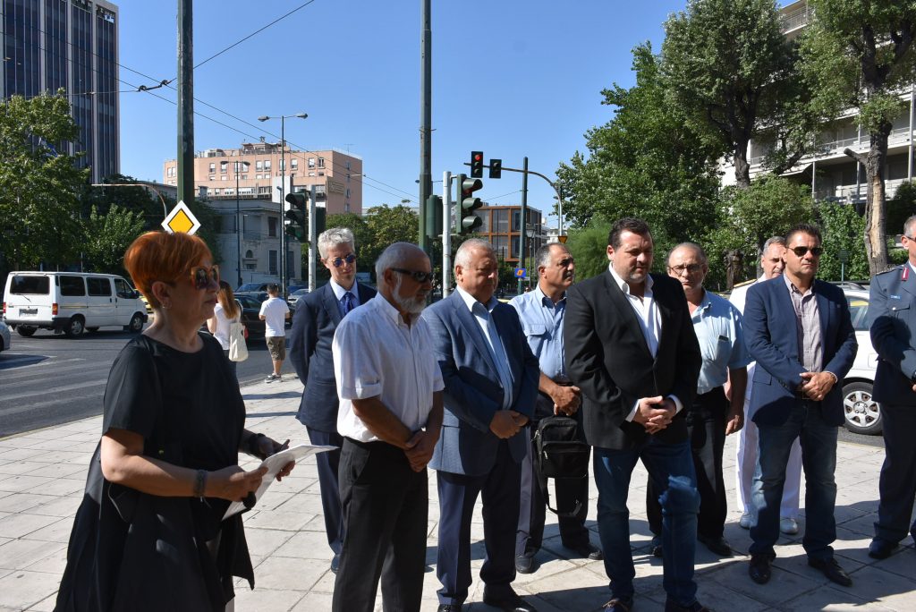 Επιμνημόσυνες δεήσεις και καταθέσεις στεφάνων