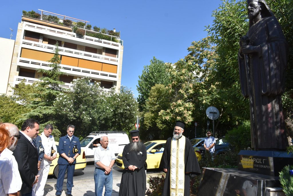 Επιμνημόσυνες δεήσεις και καταθέσεις στεφάνων