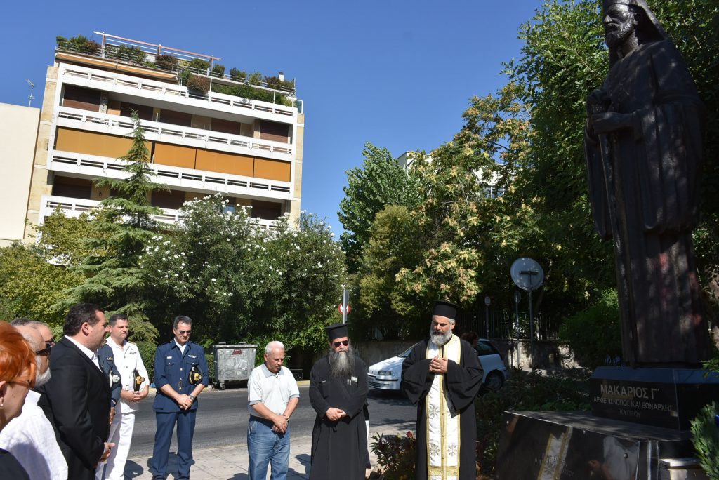 Επιμνημόσυνες δεήσεις και καταθέσεις στεφάνων