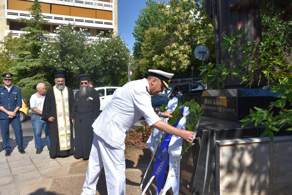 Επιμνημόσυνες δεήσεις και καταθέσεις στεφάνων