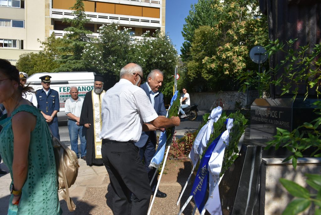 Επιμνημόσυνες δεήσεις και καταθέσεις στεφάνων