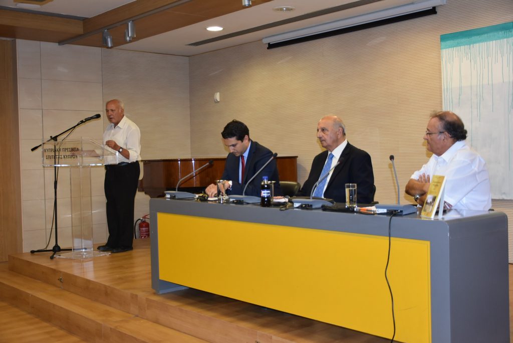 Στα μονοπάτια του χρέους