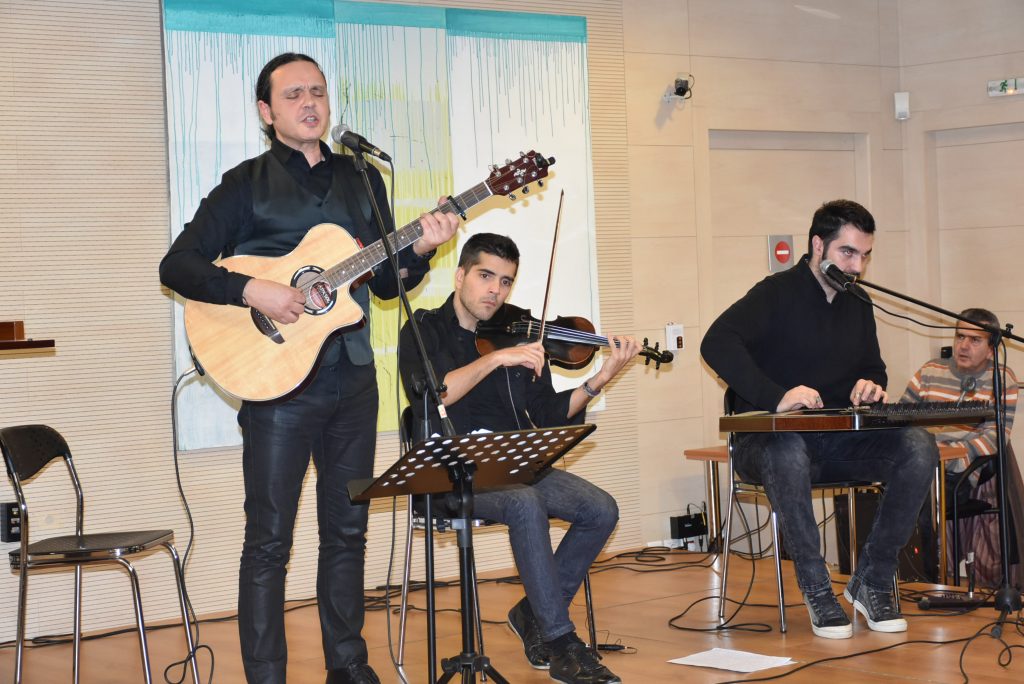 Crossroads Μικαέλλα Παπαχρυσάνθου