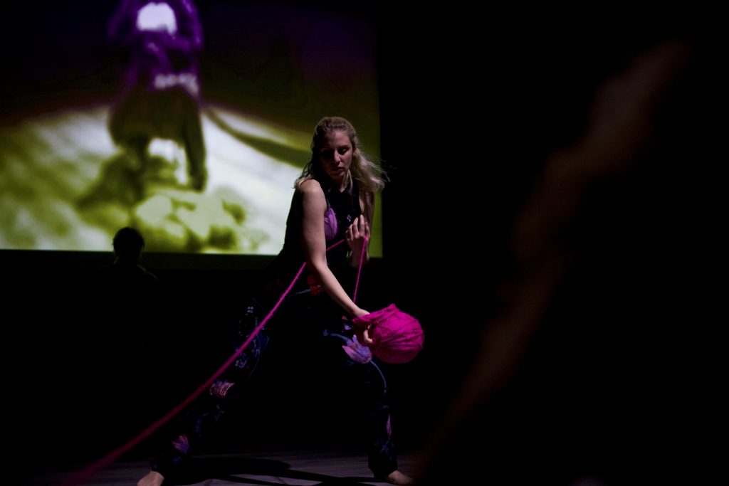 HANDMADE Performance από την ομάδα σύγχρονου χορού Dancevacuum
