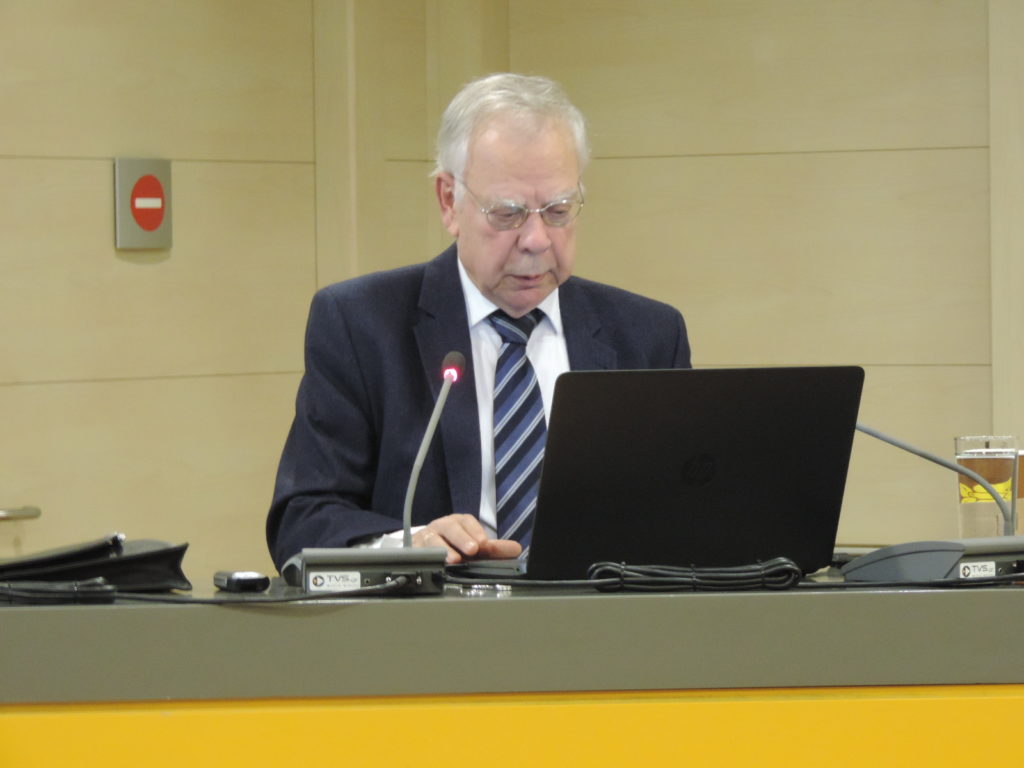 Ομήρου Ιλιάς Έμμετρη ποιητική απόδοση στην Κυπριακή διάλεκτο