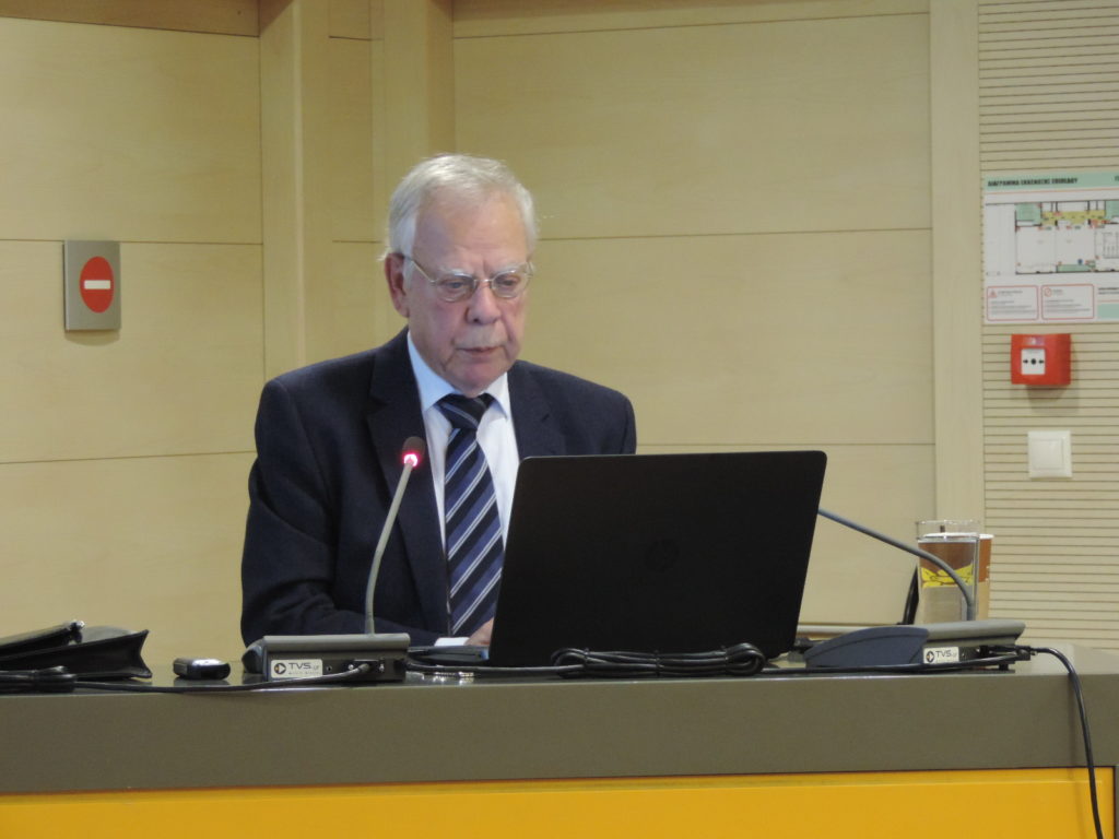 Ομήρου Ιλιάς Έμμετρη ποιητική απόδοση στην Κυπριακή διάλεκτο