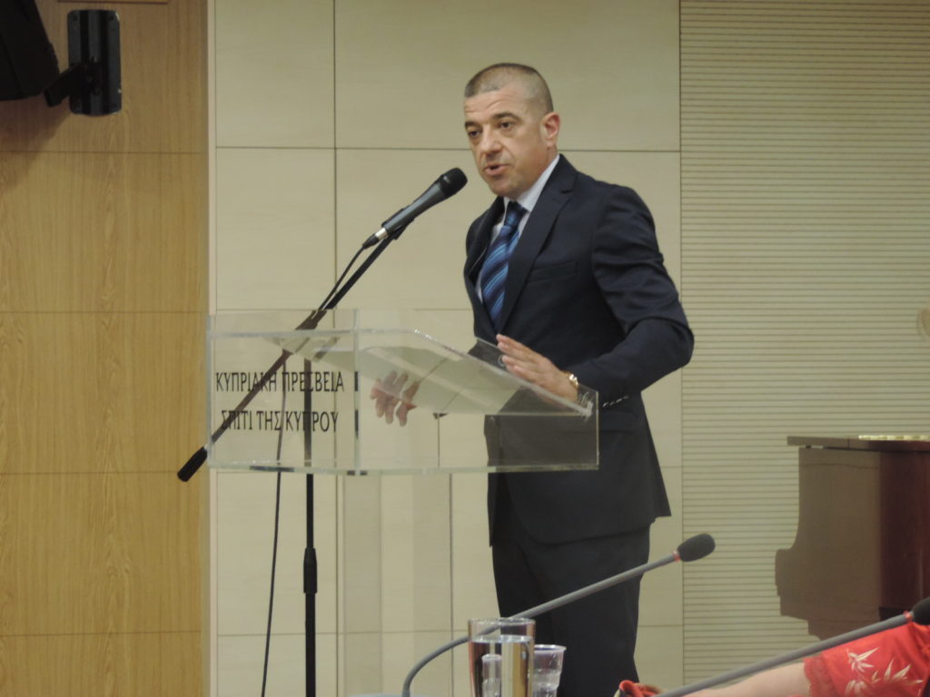 Η φιλοσοφημένη γυναίκα
