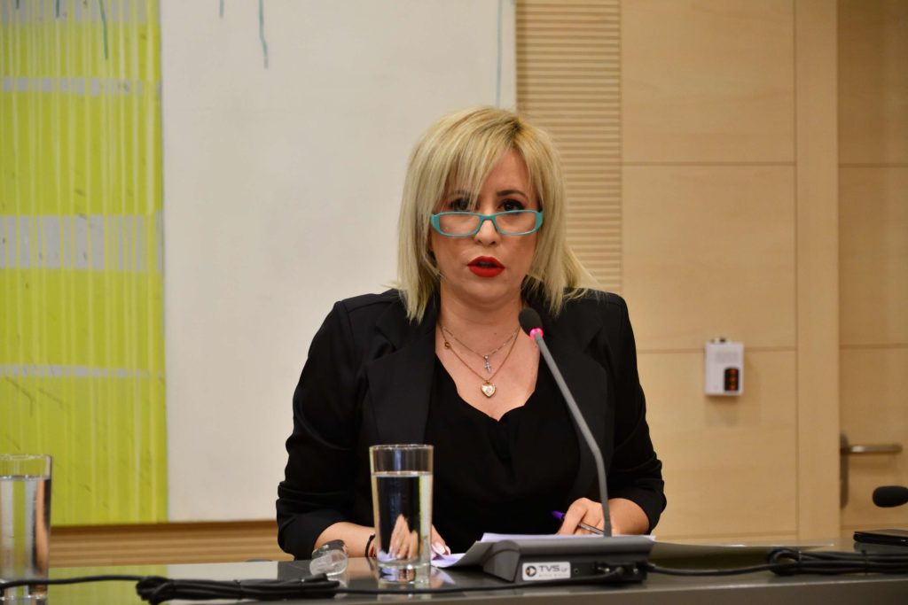 Η ζωή και το έργο του Νίκου Καββαδία μέσα από μια οικουμενική, πολιτισμική προοπτική