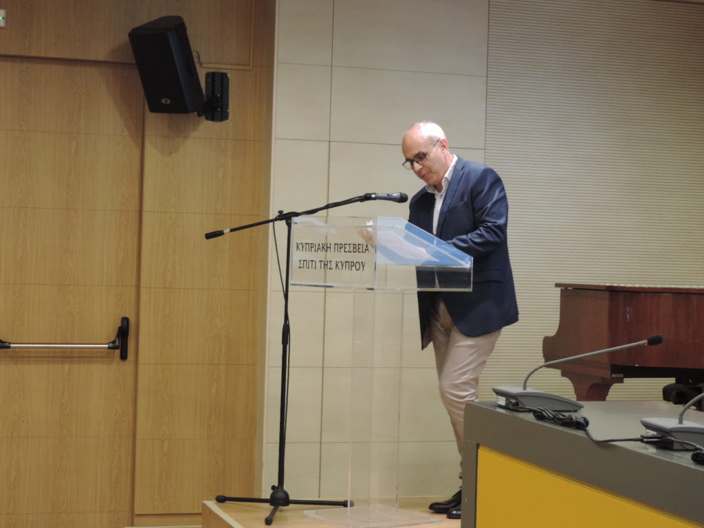 Περπατώντας στις όχθες του Πεδιαίου ποταμού