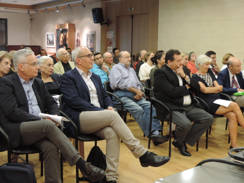 Περπατώντας στις όχθες του Πεδιαίου ποταμού
