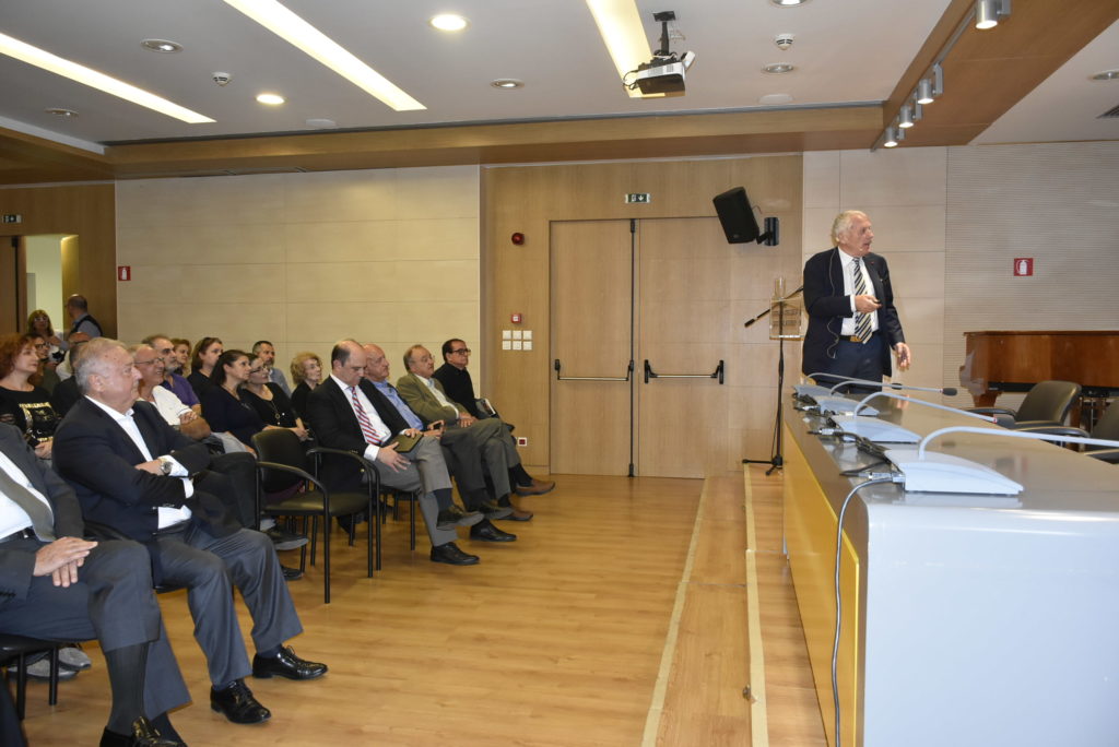 Διάλεξη με θέμα: The first 10˙ᵌᵒs του Δημήτρη Νανόπουλου