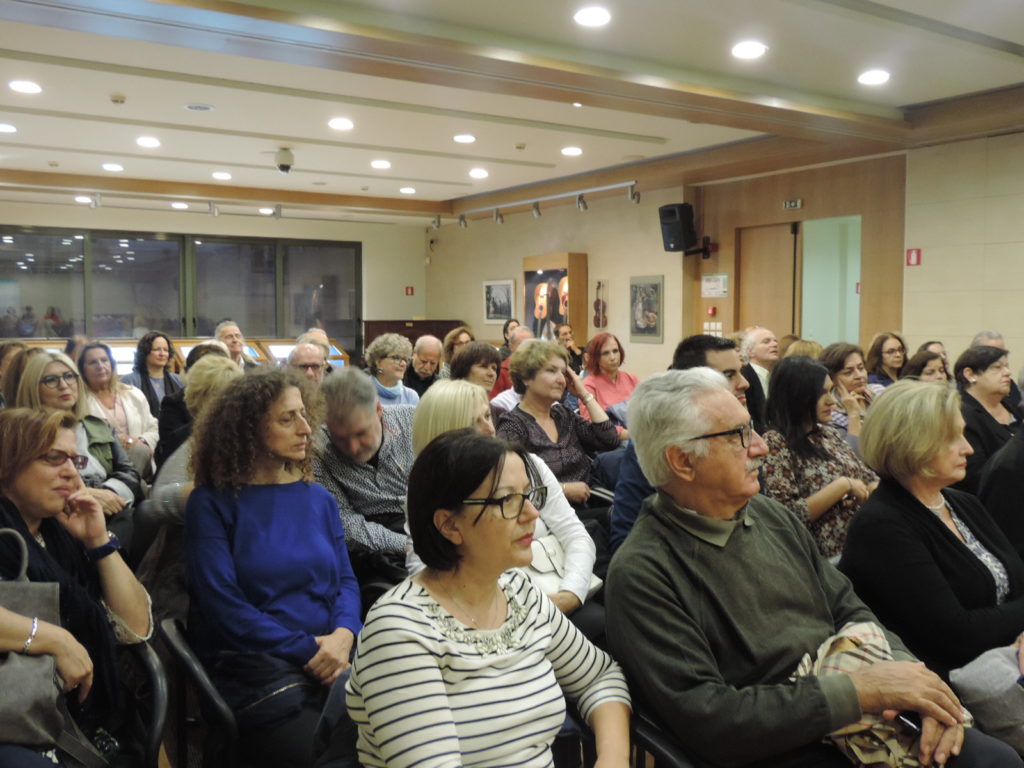 Είκοσι τέσσερις χτύποι και σιωπή