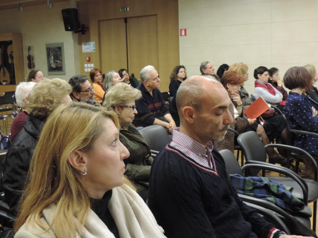 Η Πήλινη Χορεύτρια της Τασούλας Καραγεωργίου