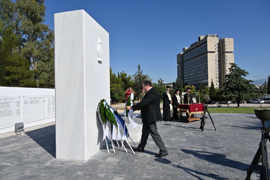 Επιμνημόσυνες Δεήσεις και Καταθέσεις Στεφάνων