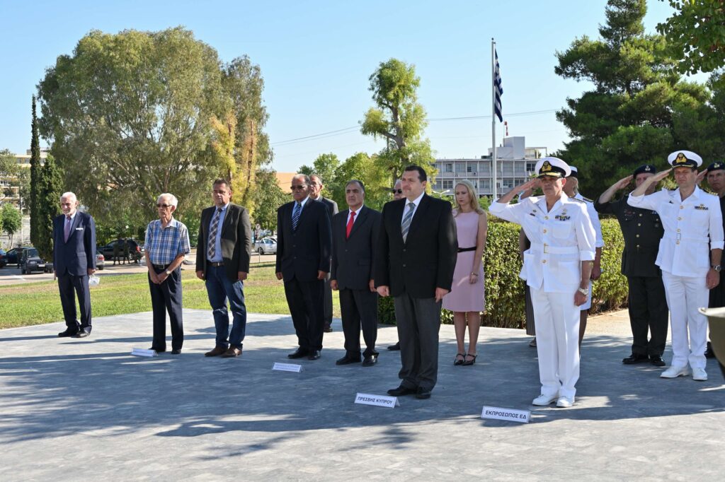 Επιμνημόσυνες Δεήσεις και Καταθέσεις Στεφάνων