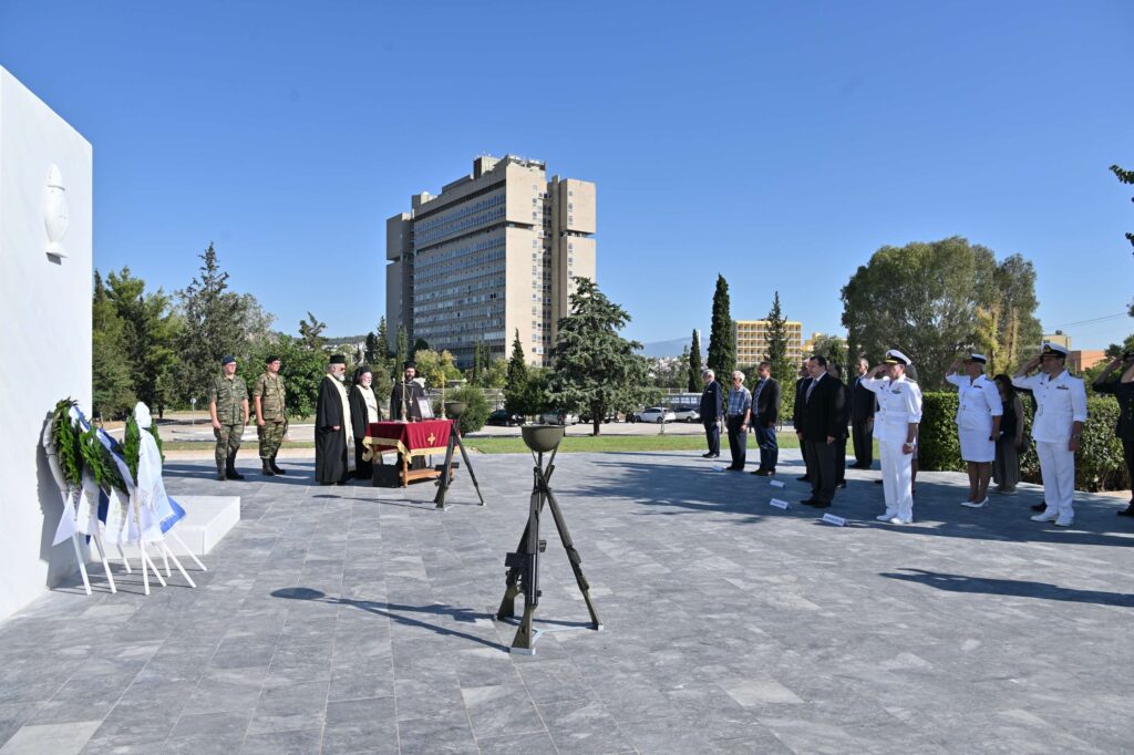 Επιμνημόσυνες Δεήσεις και Καταθέσεις Στεφάνων