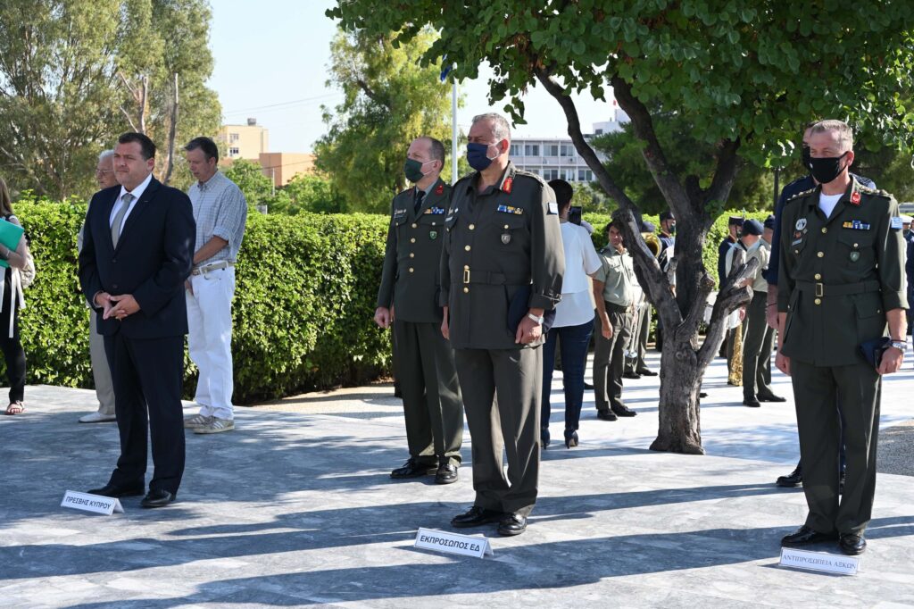 Επιμνημόσυνες Δεήσεις και Καταθέσεις Στεφάνων