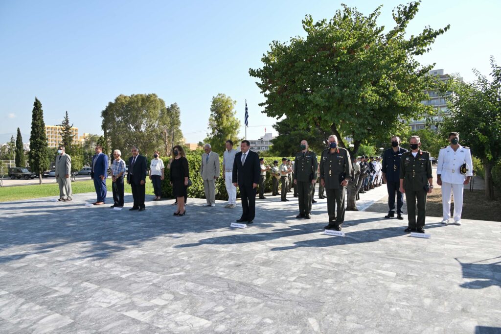 Επιμνημόσυνες Δεήσεις και Καταθέσεις Στεφάνων