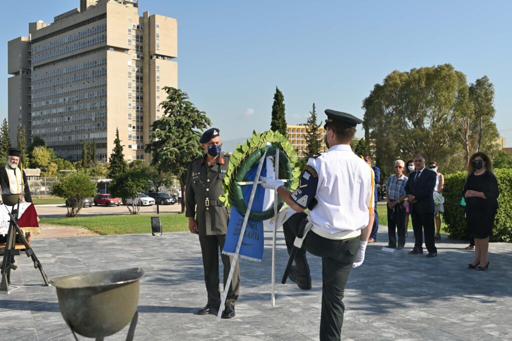 Επιμνημόσυνες Δεήσεις και Καταθέσεις Στεφάνων