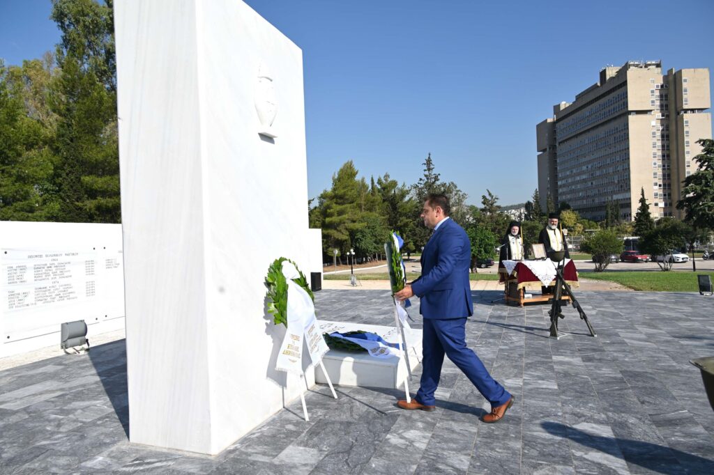 Επιμνημόσυνες Δεήσεις και Καταθέσεις Στεφάνων