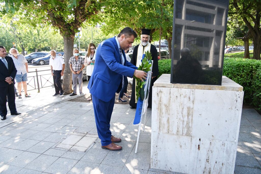 Επιμνημόσυνες Δεήσεις και Καταθέσεις Στεφάνων