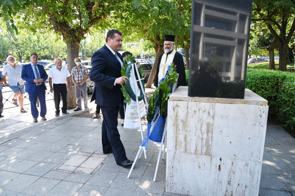 Επιμνημόσυνες Δεήσεις και Καταθέσεις Στεφάνων