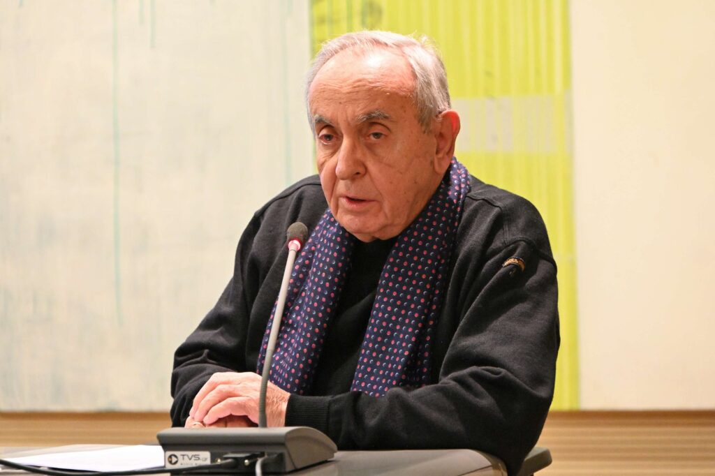 …Κύπρον, οὗ μ’ ἐθέσπισεν…