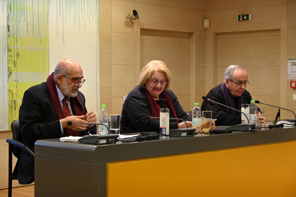 …Κύπρον, οὗ μ’ ἐθέσπισεν…