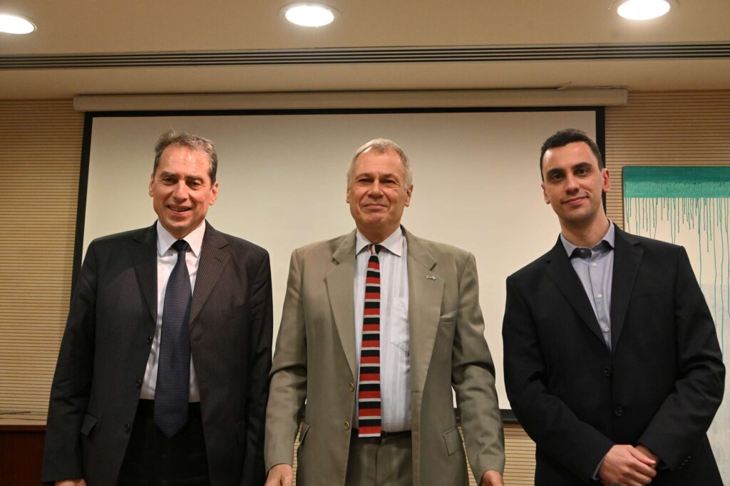 Ο ΚΙΣΙΝΤΖΕΡ ΚΑΙ Η ΕΙΣΒΟΛΗ ΣΤΗΝ ΚΥΠΡΟ. Η διπλωματία στην ανατολική Μεσόγειο.