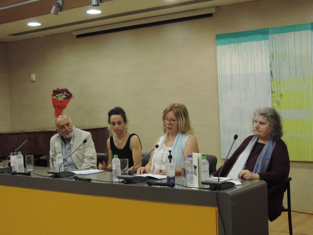 “Θάλασσες τα πρωϊνά μυστικές” της Νίκης Παπαξενοφώντος
