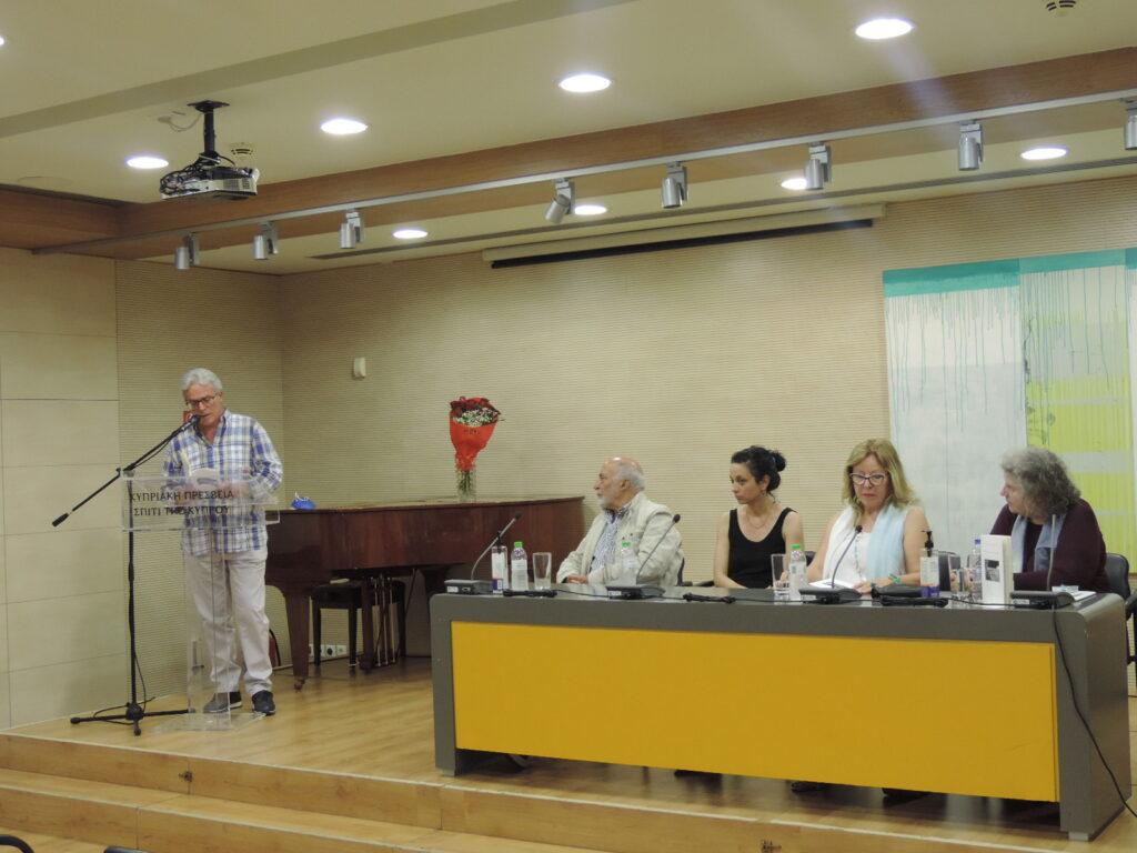 “Θάλασσες τα πρωϊνά μυστικές” της Νίκης Παπαξενοφώντος