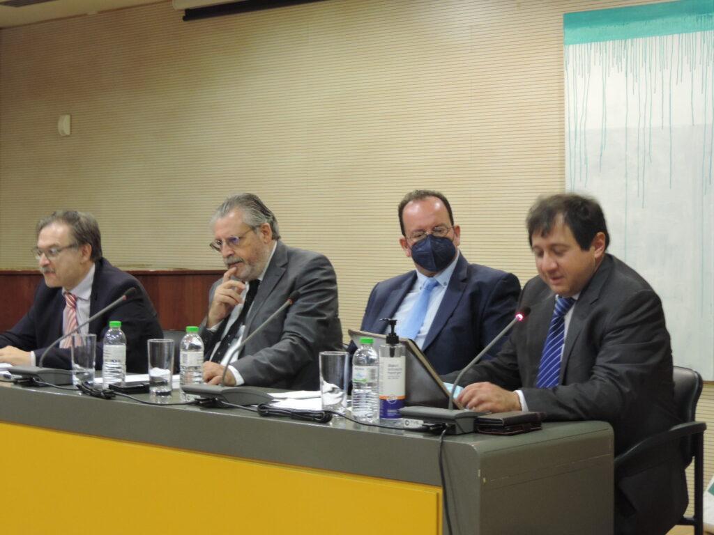 ΤΟ ΚΥΠΡΙΑΚΟ ΔΗΜΟΣΙΟ ΔΙΚΑΙΟ ΣΕ ΕΞΕΛΙΞΗ