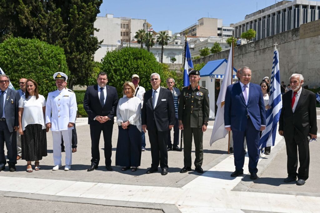 ΑΡΧΙΕΡΑΤΙΚΟ ΜΝΗΜΟΣΥΝΟ