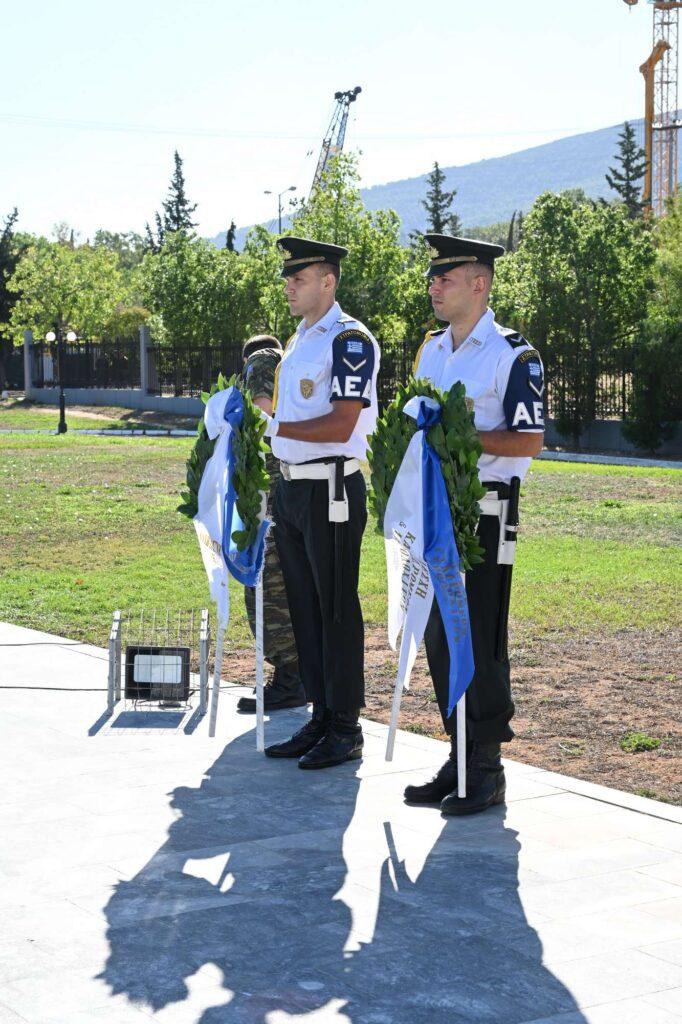 ΕΠΙΜΝΗΜΟΣΥΝΕΣ ΔΕΗΣΕΙΣ ΚΑΙ ΚΑΤΑΘΕΣΕΙΣ ΣΤΕΦΑΝΩΝ