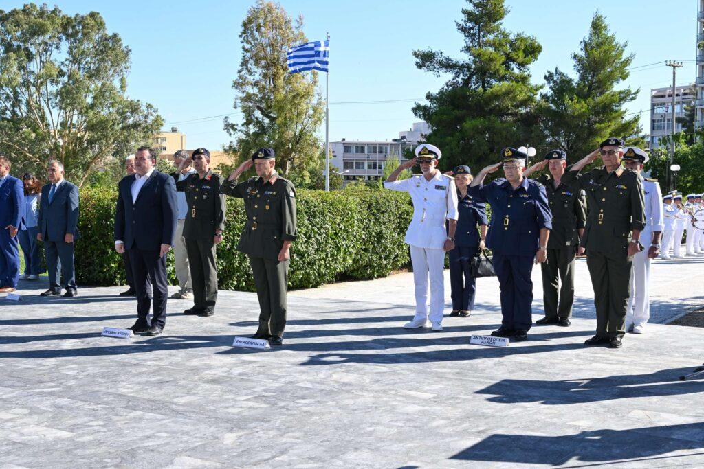 ΕΠΙΜΝΗΜΟΣΥΝΕΣ ΔΕΗΣΕΙΣ ΚΑΙ ΚΑΤΑΘΕΣΕΙΣ ΣΤΕΦΑΝΩΝ