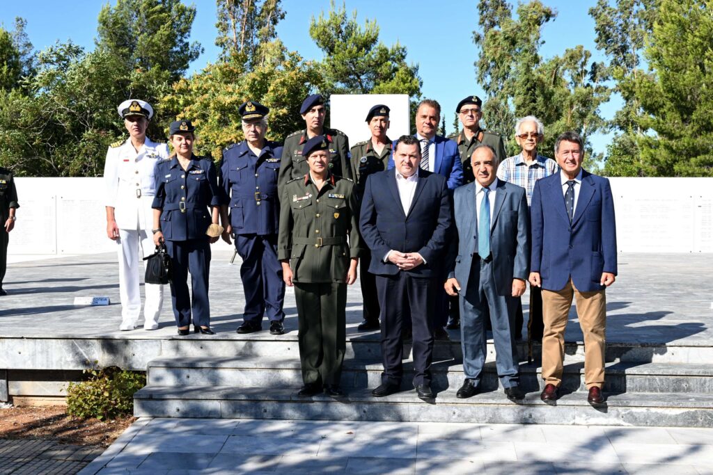 ΕΠΙΜΝΗΜΟΣΥΝΕΣ ΔΕΗΣΕΙΣ ΚΑΙ ΚΑΤΑΘΕΣΕΙΣ ΣΤΕΦΑΝΩΝ