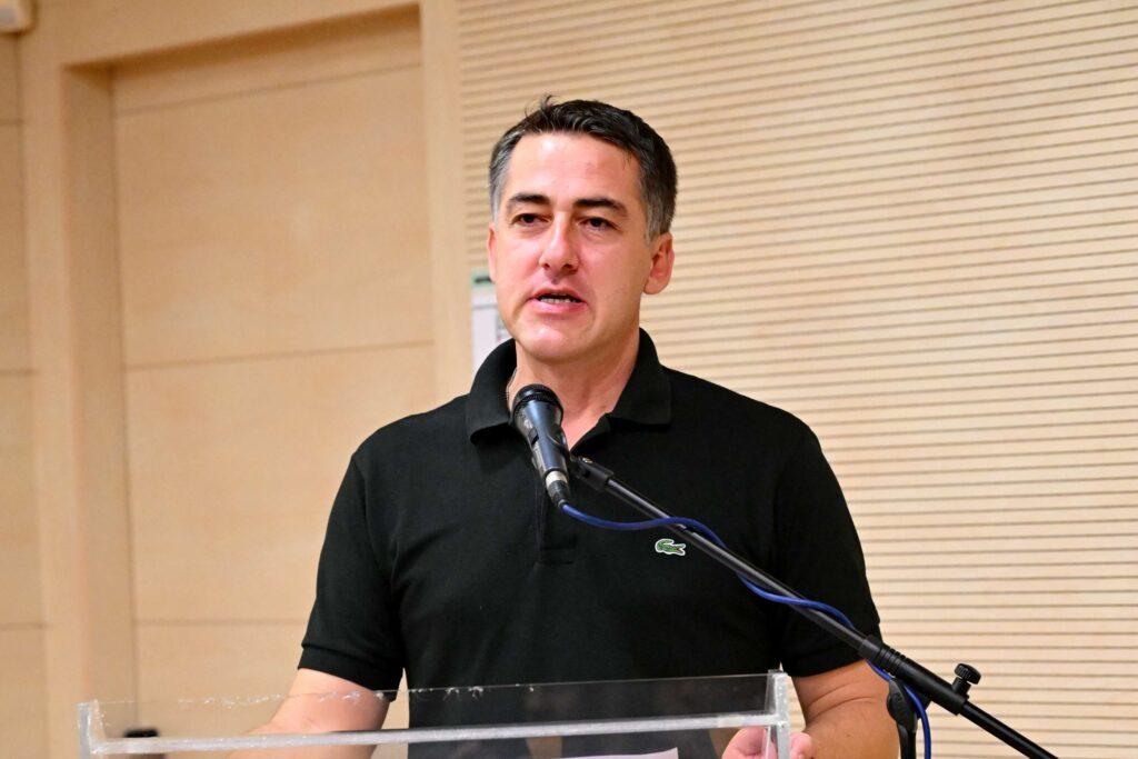 “Λευκή Σελίδα” της Εύας Νεοκλέους