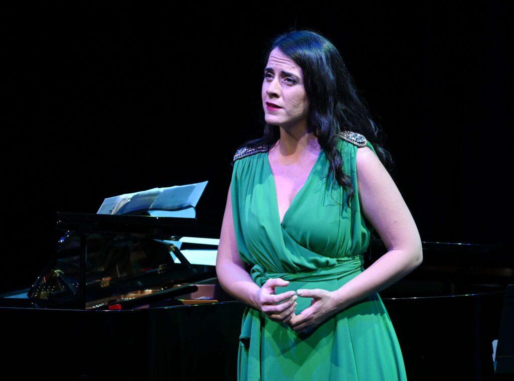 Τραγούδα μου ιστορικά