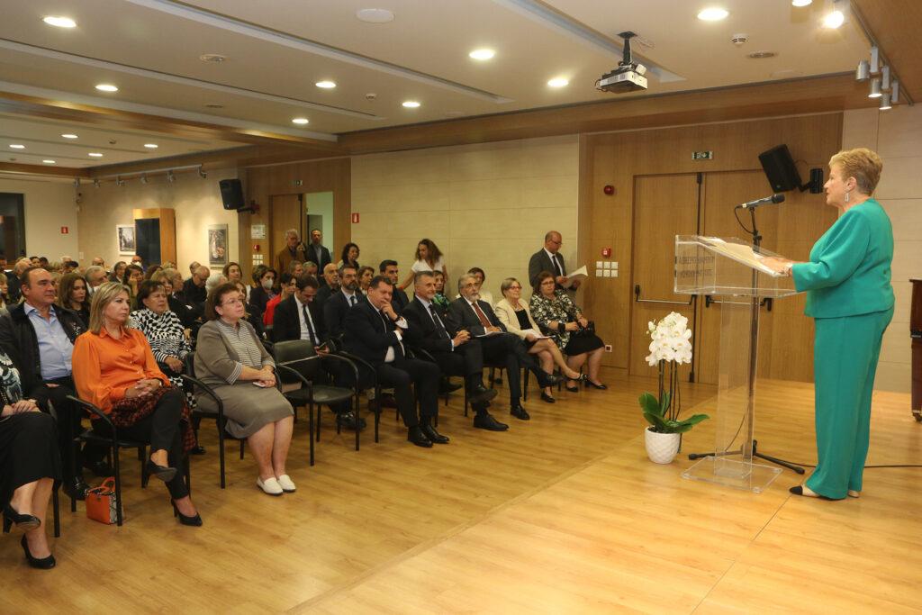 “η γοητεία του οικείου” ΒΙΚΤΩΡ ΙΩΑΝΝΙΔΗΣ