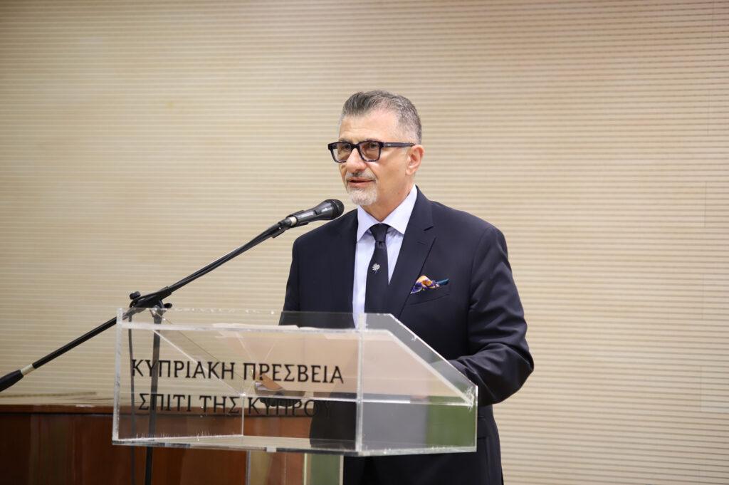 “η γοητεία του οικείου” ΒΙΚΤΩΡ ΙΩΑΝΝΙΔΗΣ