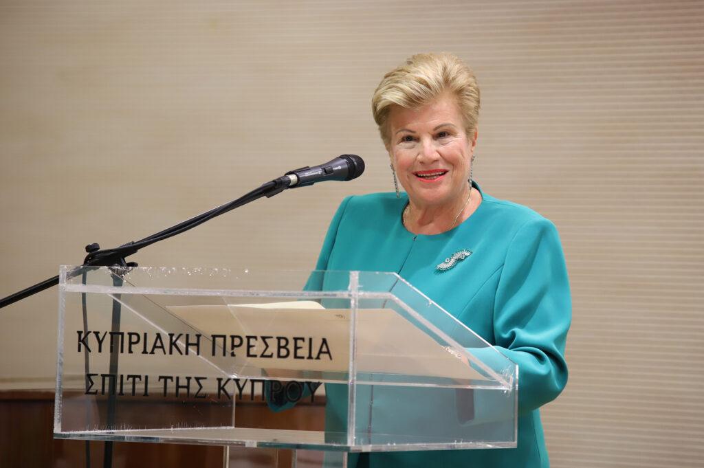 “η γοητεία του οικείου” ΒΙΚΤΩΡ ΙΩΑΝΝΙΔΗΣ